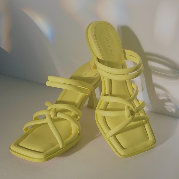 CIRCUS BY SAM EDELMAN • SAVANNA SANDAL • Citric Acid - Picture 8 of 8